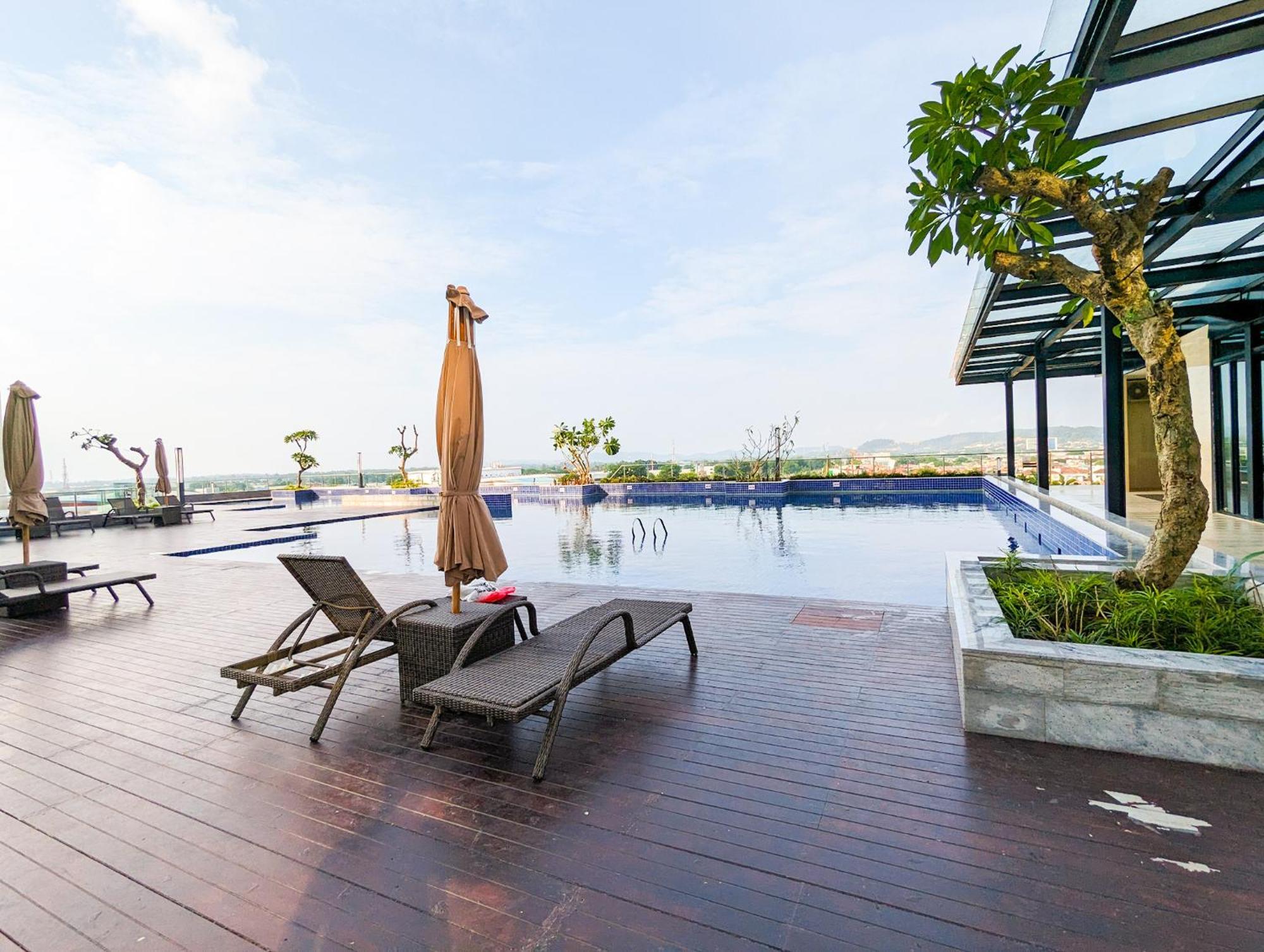 Lovina 1615 At Pollux Meisterstadt Batam 外观 照片